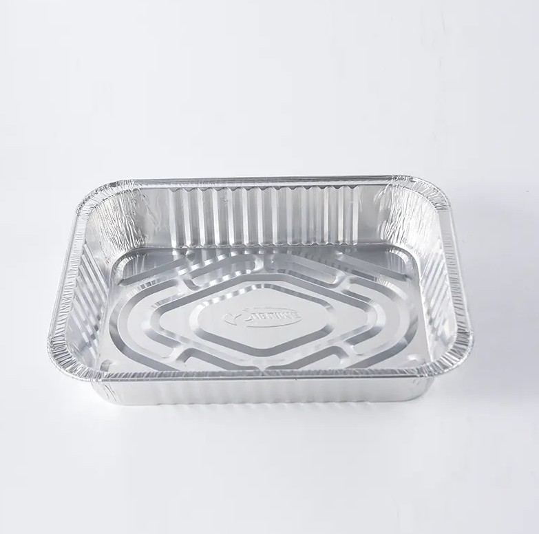 Como o desempenho do isolamento térmico dos recipientes de papel alumínio melhora a eficiência do armazenamento e distribuição de alimentos?